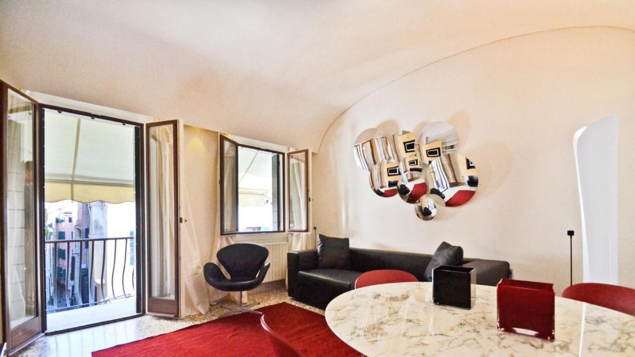 Ai Bareteri Luxury Canal View البندقية المظهر الخارجي الصورة